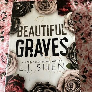 Beautiful Graves by L.J. Shen Book